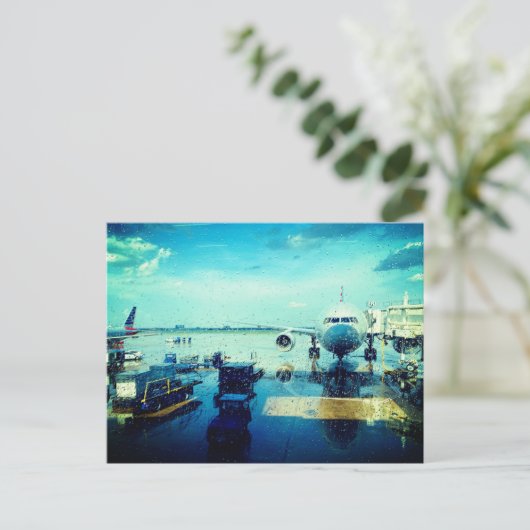 Luchthaven in Rain Briefkaart (Staand voorkant)