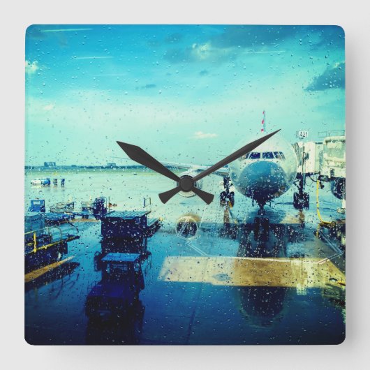 Luchthaven in Rain Vierkante Klok (Voorkant)