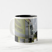 Luchthaven van Guam WONPAT Tweekleurige Koffiemok (Voorkant links)