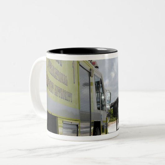 Luchthaven van Guam WONPAT Tweekleurige Koffiemok (Voorkant links)