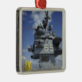 Luchthavenverzorgers testen de sprinklerinstallati metalen ornament (Rechts)