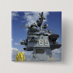 Luchthavenverzorgers testen de sprinklerinstallati vierkante button 5,1 cm