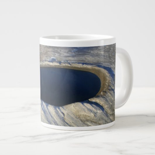 Luchtkrater Pingualuit, Quebec, Canada. Grote Koffiekop (Voorkant rechts)