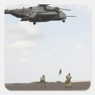 Luchtmachtpararescutie voert een gevechtsvaartuig vierkante sticker