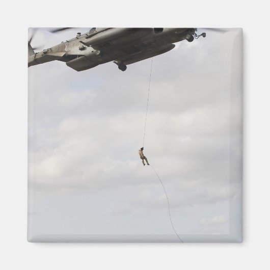 Luchtmachtpararescutie voert gevechtseenheid 2 uit magneet (Voorkant)