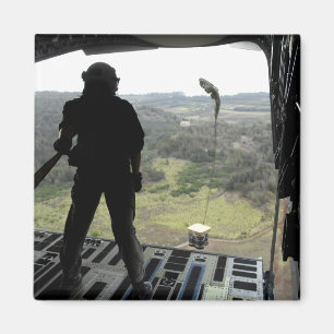 Luchtman kijkt naar een praktijkbundel herfst magneet