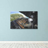 Luchtmannen duwen een pallet gedoneerde goederen u canvas afdruk (Insitu (Houten vloer))