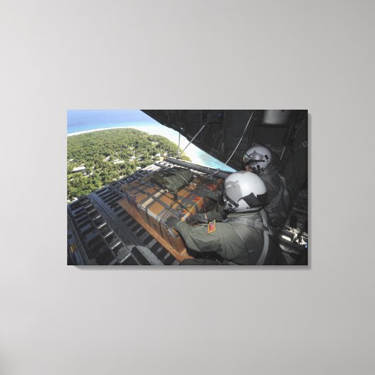 Luchtmannen duwen een pallet gedoneerde goederen u canvas afdruk (Voorkant)