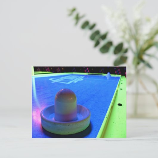 Luchtsleuteltafel en -mallet met neonverlichting briefkaart (Staand voorkant)