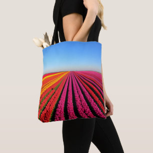 Luchttulpenvelden bij Peak Bloom Tote Bag