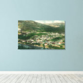 LuchtvaartUitzicht van de stad Kennett, CA Canvas Afdruk (Insitu (Houten vloer))