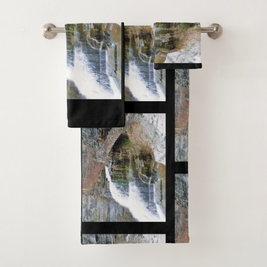 LUCIFER HERFSTEN GORGE ITHACA N.Y. BAD HANDDOEK (Insitu)