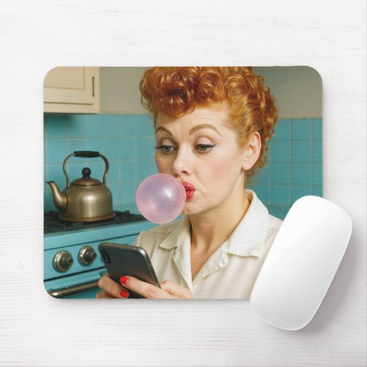 Lucille Ball sms'en op een mobiele telefoon Muismat (Met muis)