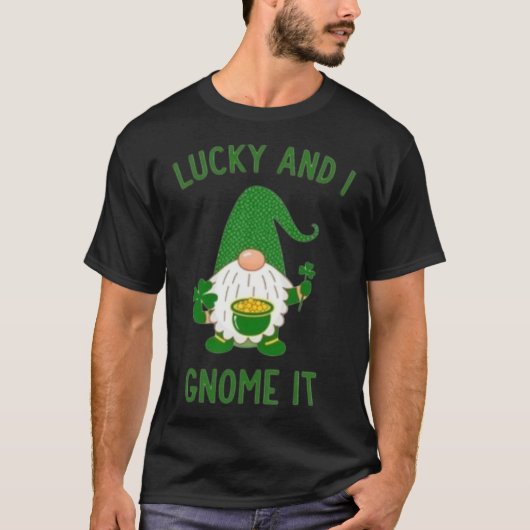 Lucky and I Gnome It - Schattigee St. Patrick's Da T-shirt (Voorkant)