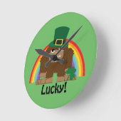 Lucky Bigfoot Leprechaun Ronde Klok (Hoek)