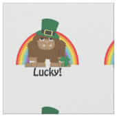 Lucky Bigfoot Leprechaun Stof (Close Up)