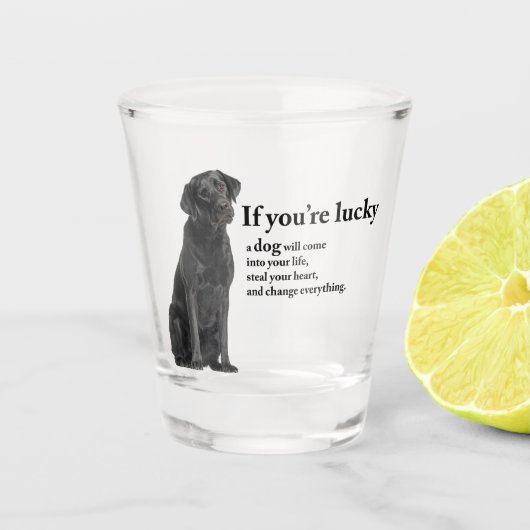 Lucky Black Lab Shot Glas (Voorkant)