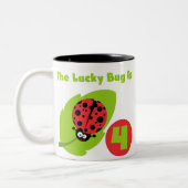 Lucky Bug 4e verjaardag T-shirts en geschenken Tweekleurige Koffiemok (Links)