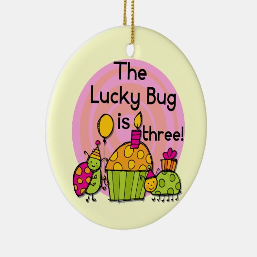 Lucky Bug Cupcake 3e Verjaardag Tshirts en geschen Keramisch Ornament (Rechts)