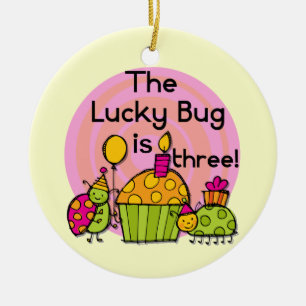 Lucky Bug Cupcake 3e Verjaardag Tshirts en geschen Keramisch Ornament