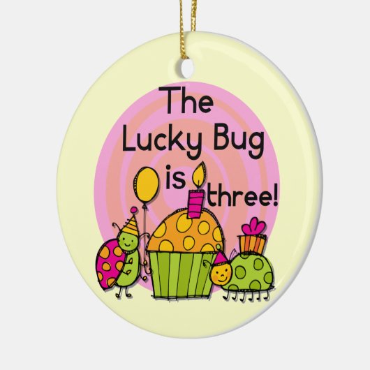 Lucky Bug Cupcake 3e Verjaardag Tshirts en geschen Keramisch Ornament (Links)