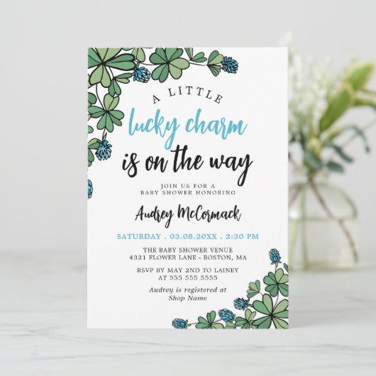 Lucky Charm on Way Boy Baby shower Kaart (Staand voorkant)
