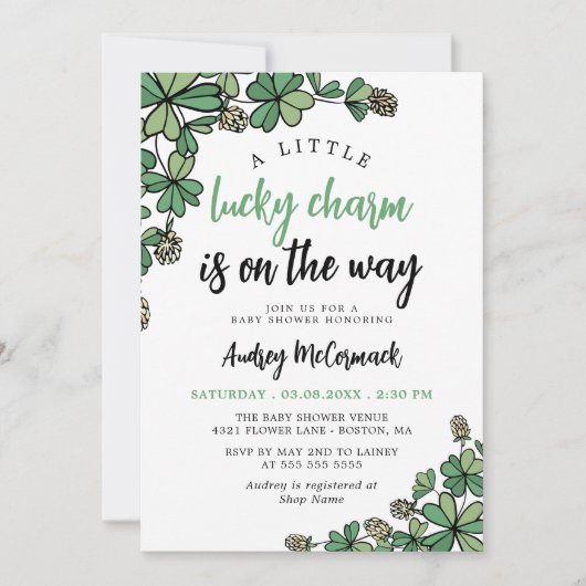 Lucky Charm on Way Gender Neutral Baby shower Kaart (Voorkant)