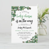 Lucky Charm on Way Gender Neutral Baby shower Kaart (Staand voorkant)