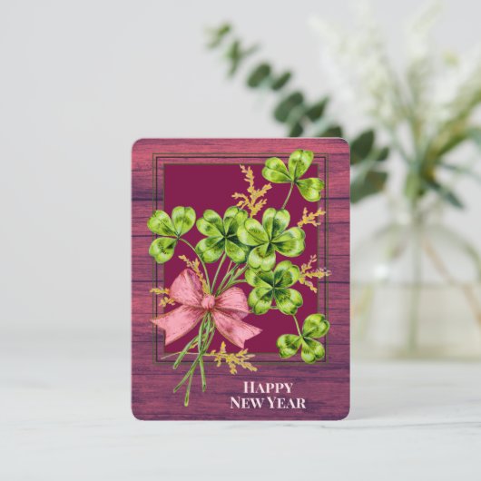 Lucky Charm Shamrocks  Cute Happy Nieuwjaar Feestdagenkaart (Staand voorkant)