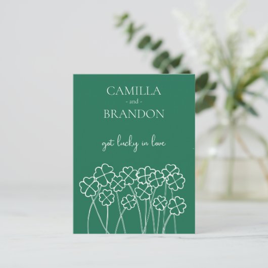 Lucky Clover Emerald Green Modern Save the Date Briefkaart (Staand voorkant)