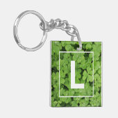 Lucky clover monogram, groene weide shamrock sleutelhanger (Voorkant Links)