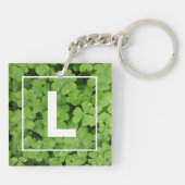 Lucky clover monogram, groene weide shamrock sleutelhanger (Achterkant)