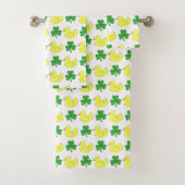 Lucky Duck Irish Shamrock Clover Rubber Ducky Bad Handdoek (Insitu)