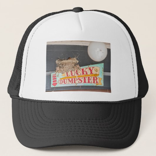 Lucky Dumpster Birds Nest Trucker Pet (Voorkant)