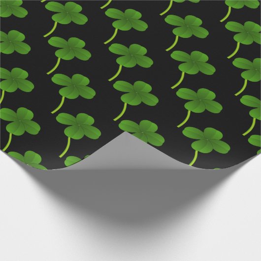 Lucky Four Leaf Clovers op Black Cadeaupapier (Hoek)