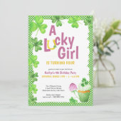 Lucky Girl Shamrock en Muffin Birthday Party Invi Kaart (Staand voorkant)