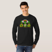 Lucky Gnomes Holding Shamrock Clover And Horseshoe T-shirt (Voorkant volledig)
