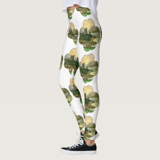  Lucky Gold Shamrock met een Iers Castle Leggings (Links)