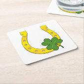 Lucky Golden Hoefijzer met Shamrock op White Kartonnen Onderzetters (Schuin)