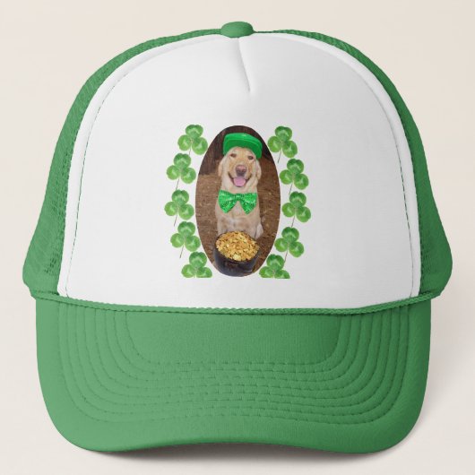 Lucky Happy Lab Trucker Pet (Voorkant)