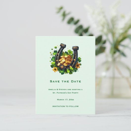 Lucky Hoefijzer & Gouden Munten St. Patrick's Day Aankondigingskaart (Staand voorkant)