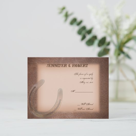 Lucky Hoefijzer op Brown Leather RSVP Uitnodiging Briefkaart (Staand voorkant)