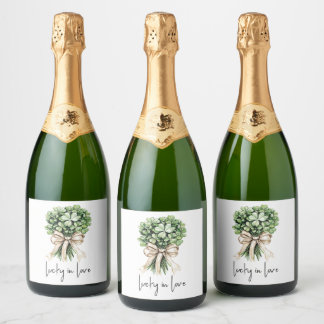 Lucky in Love Bruidsfeest Klaverboeket Sparkling Wijnetiket