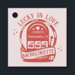 Lucky in Love Casino Hand getrokken Vegas Bachelor Bedankjes Labels<br><div class="desc">Maak je klaar voor een gelukkig in de liefde vrijgezellenweekend met deze schattige hand getrokken Vegas casino vrijgezellenfeest gunst tags! Perfect voor een Vegas meisjes weekend, casino vrijgezel, of "lucky in love" thema, zal de bruid blij zijn om een leuk weekend met haar naaste dames! Bekijk onze winkel voor bijpassende...</div>