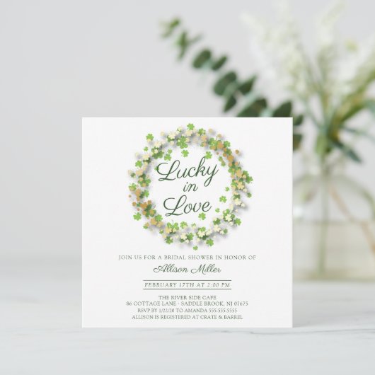 Lucky in Love Golden Shamrocks Vrijgezellenfeest Kaart (Staand voorkant)