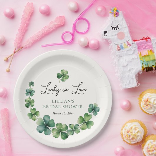 Lucky in Love Green Shamrock Vrijgezellenfeest Papieren Bordje (Feest)