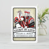 Lucky in Love - Harten Spelen Kaart Wed Invitation (Staand voorkant)