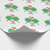 Lucky in Love Hearts Clover Cadeaupapier (Hoek)