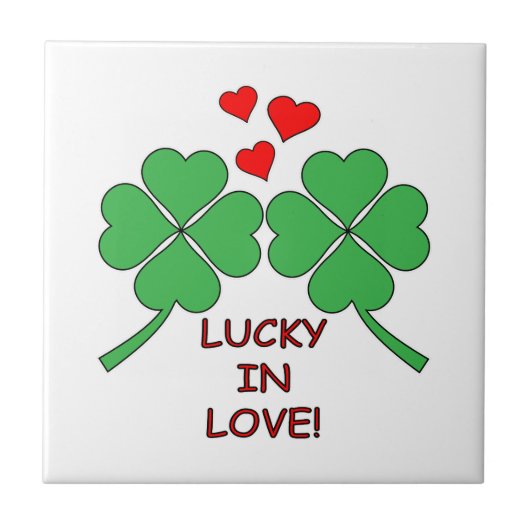 Lucky in Love Hearts Clover Tegeltje (Voorkant)