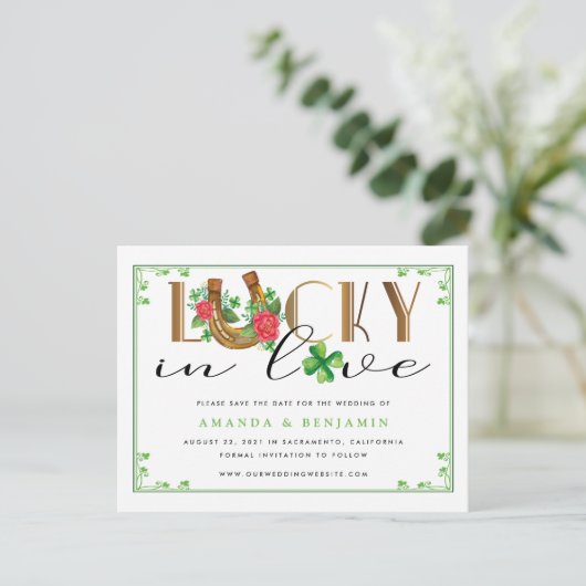 Lucky In Love Hoefijzer en Shamrock slaan de datum Briefkaart (Staand voorkant)